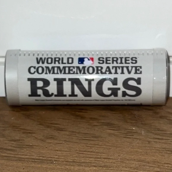 Houston Astros Commemorative 2017 World Series Champions Ring - Picture 10 of 11